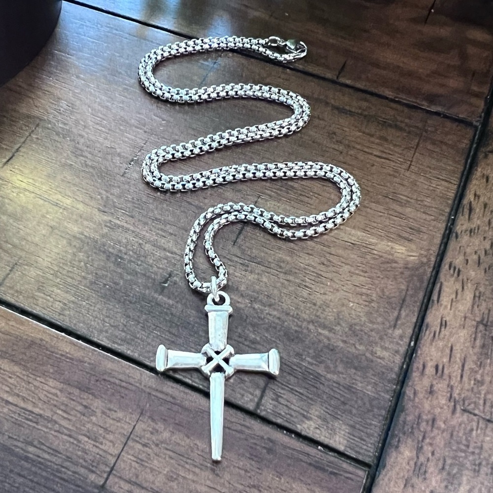 NWOT - Men’s Nail Cross Necklace